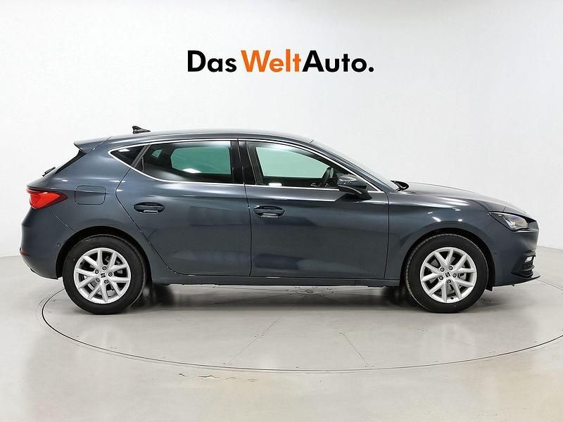 Usado Seat Leon Style 116 CV (85 kW) 2025 Gris Berlina