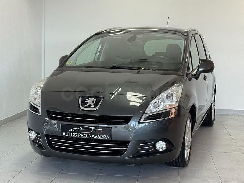 Usado Peugeot 5008 Sport 110 CV (80 kW) 2010 Gris / plata Monovolumen