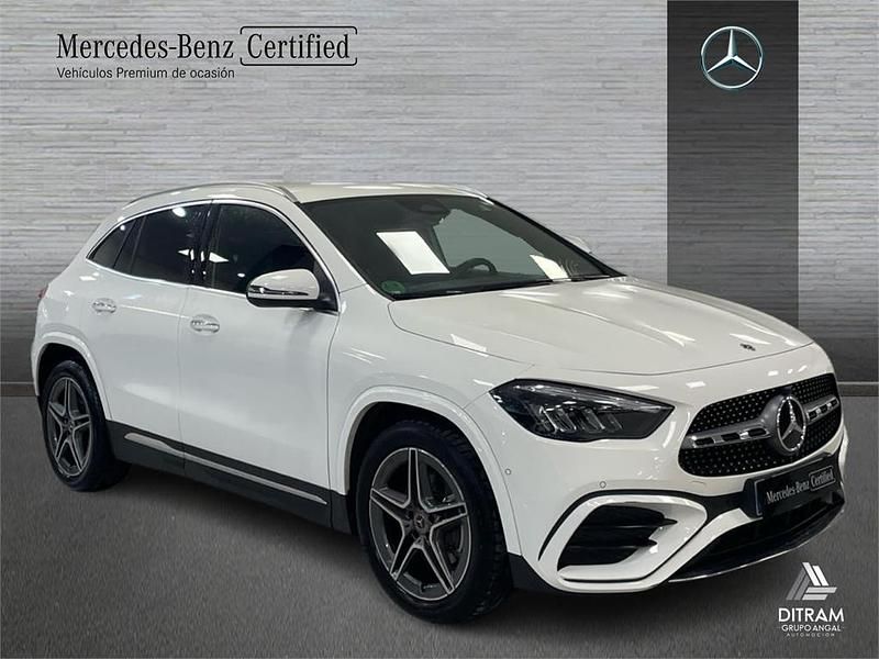 Usado Mercedes GLA200 150 CV (110 kW) 2024 Blanco SUV