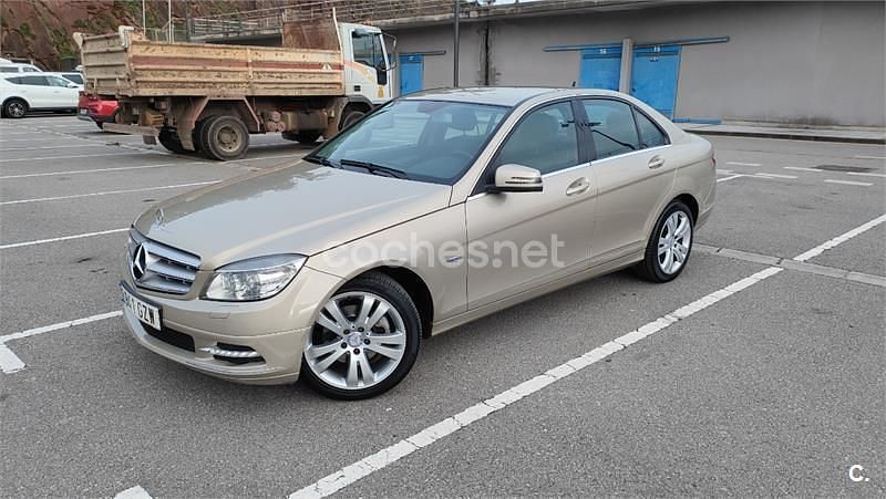 Beige Usado 2010 Mercedes C220 Avantgarde Berlina | 9900 € (Precio justo) - Imagen 1/4