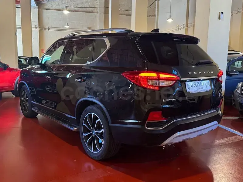 Usado SsangYong Rexton Limited 181 CV (133 kW) 2019 Negro SUV