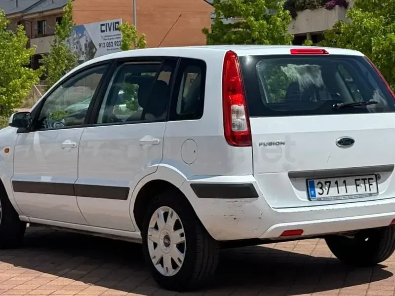 Usado Ford Fusion 100 CV (73 kW) 2007 Blanco Utilitario