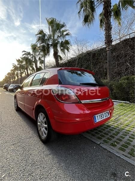Usado Opel Astra Sport 105 CV (77 kW) 2006 Rojo Berlina