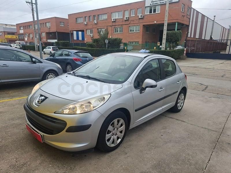 Usado Peugeot 207 75 CV (55 kW) 2009 Gris / plata Berlina