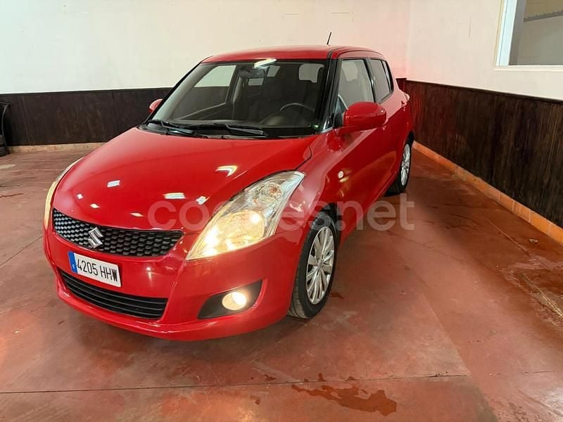 Rojo Usado 2012 Suzuki Swift GL Utilitario | 4100 € - Imagen 1/4