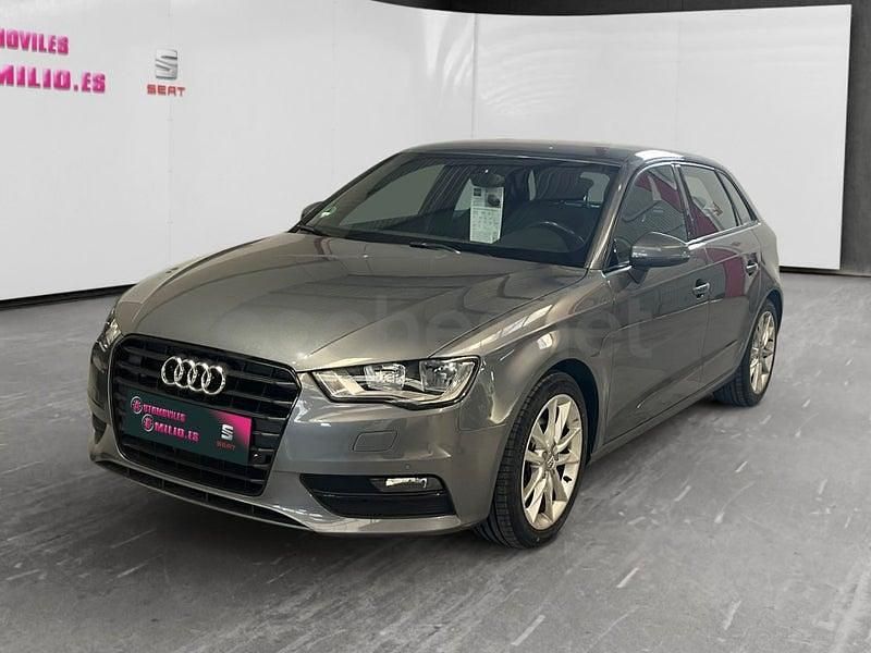Usado Audi A3 150 CV (110 kW) 2014 Gris / plata Berlina