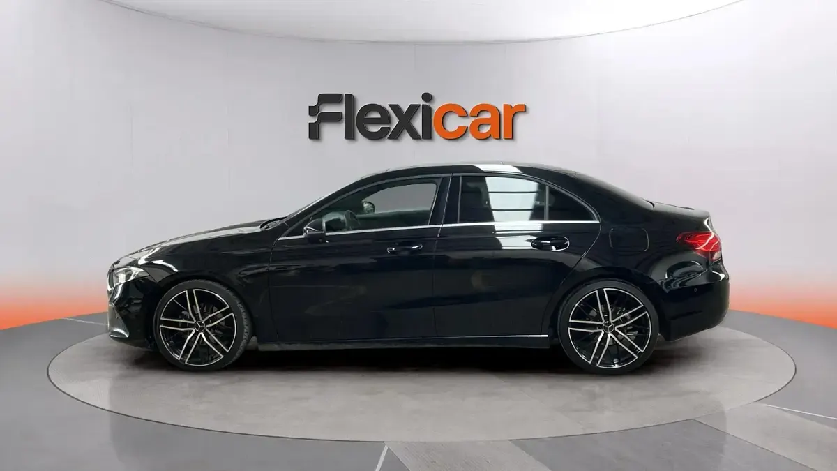 Usado Mercedes A180 116 CV (85 kW) 2019 Negro Berlina