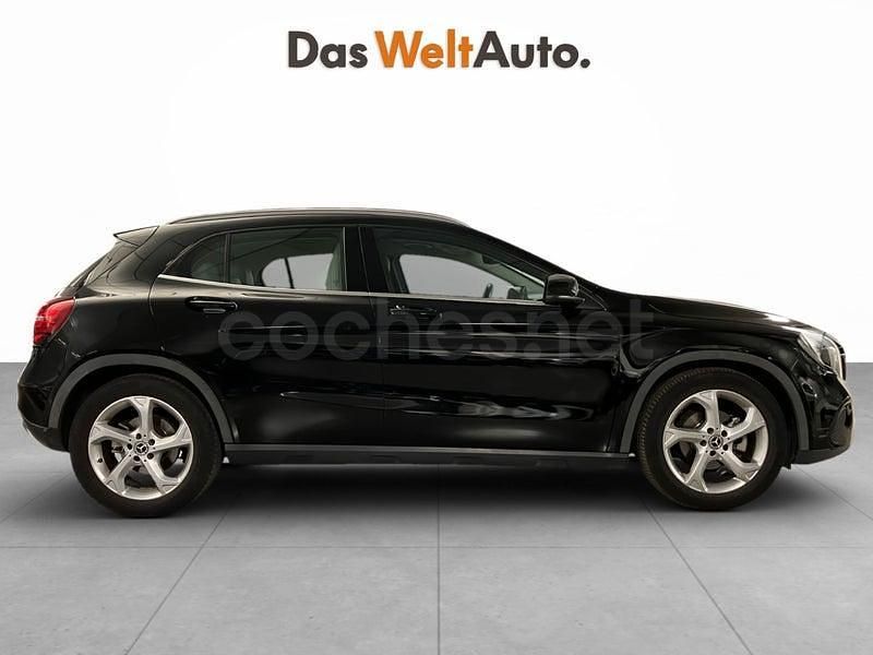 Usado Mercedes GLA180 122 CV (89 kW) 2018 Negro SUV