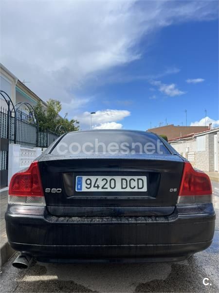 Negro Usado 2004 Volvo S60 Momentum Berlina | 2300 € (Buen precio) - Imagen 1/4