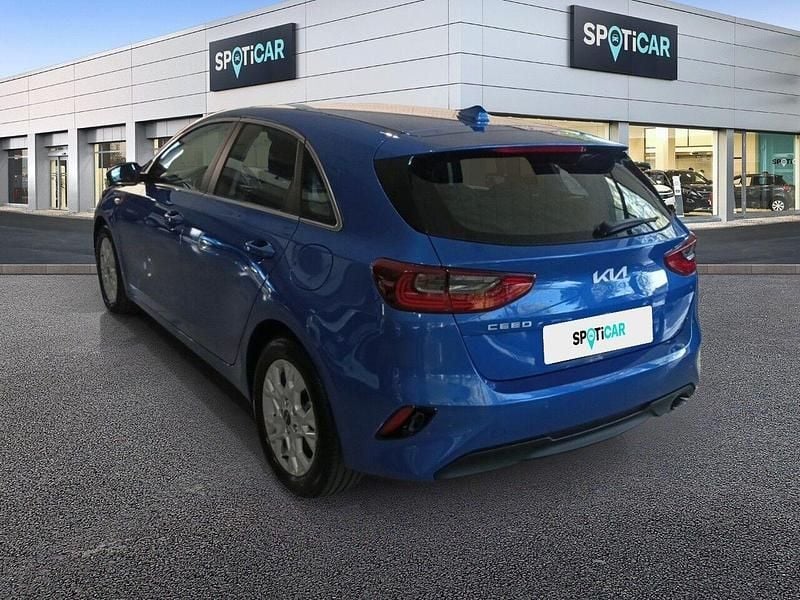 Usado Kia Ceed 120 CV (88 kW) 2024 Azul Utilitario