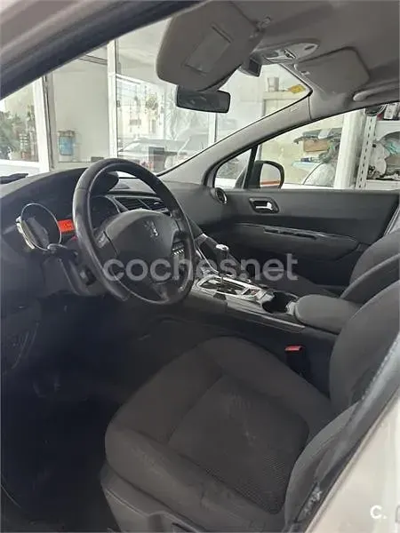 Usado Peugeot 3008 Active 115 CV (84 kW) 2012 Blanco Familiar