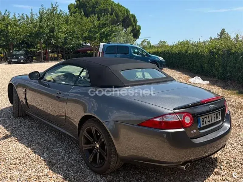 Usado Jaguar XK8 298 CV (219 kW) 2007 Gris / plata Descapotable