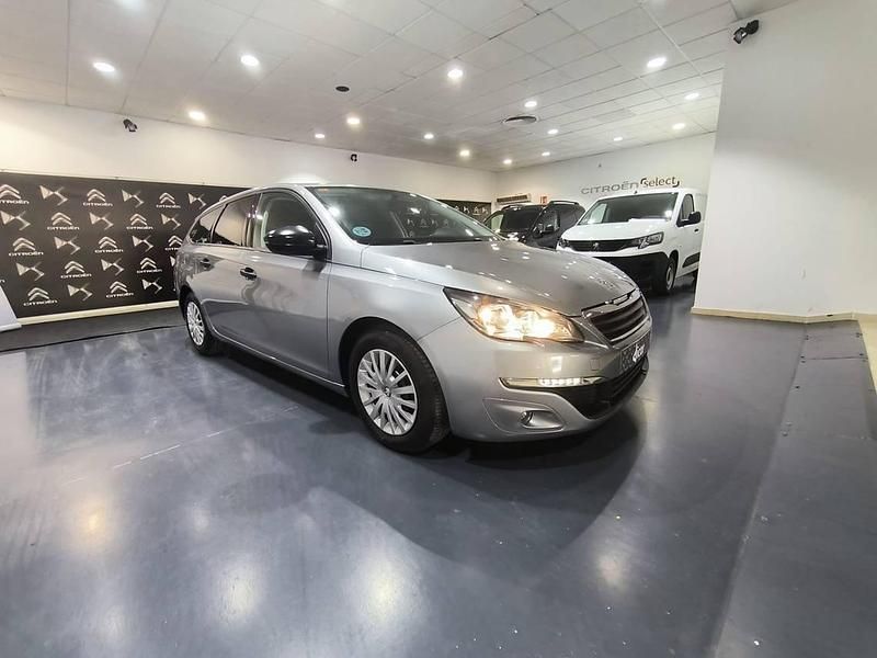 Usado Peugeot 308 Access 100 CV (73 kW) 2016 Gris Familiar