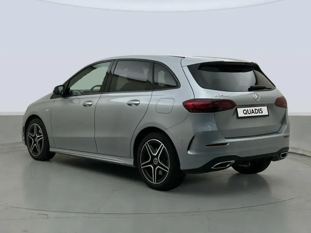 Usado Mercedes B250e 218 CV (160 kW) 2025 Gris plata Utilitario
