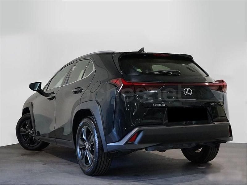Usado Lexus UX 184 CV (135 kW) 2023 Gris / plata SUV