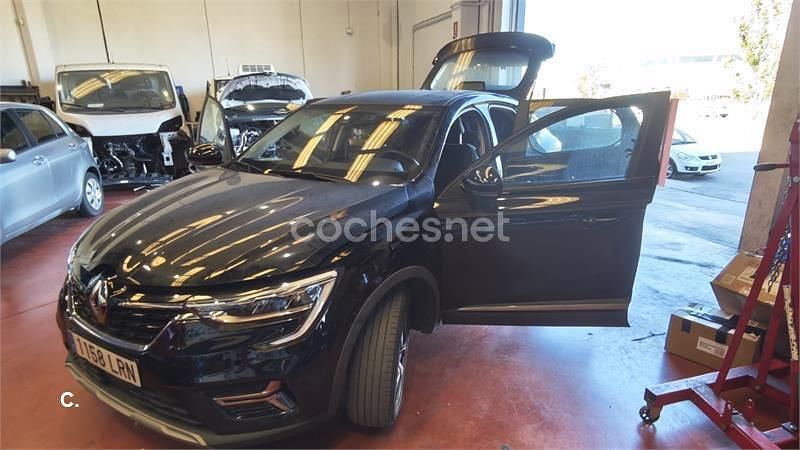 Usado Renault Arkana Intens 140 CV (102 kW) 2021 Negro SUV