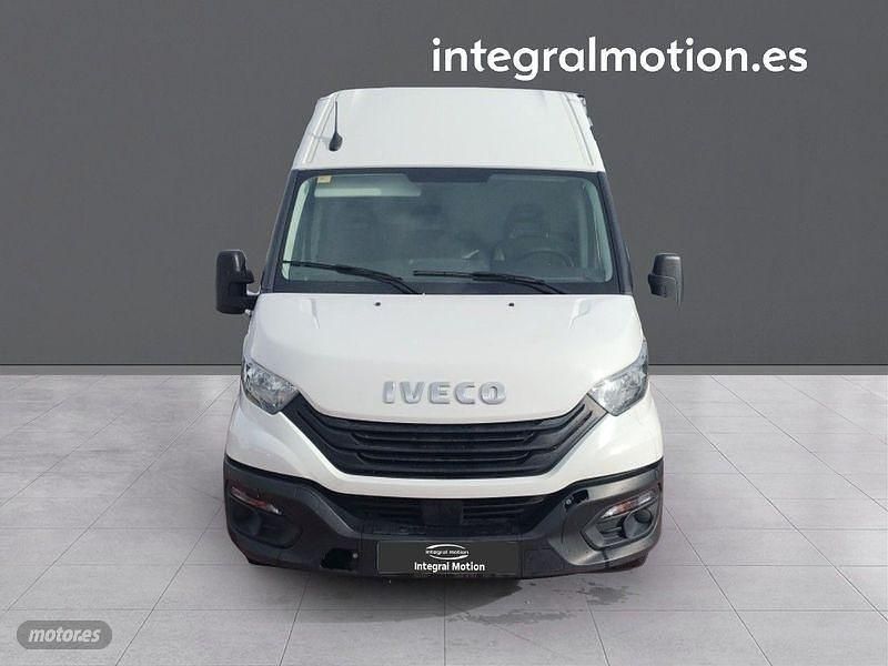 Usado Iveco Daily 156 CV (114 kW) 2023 Blanco Van