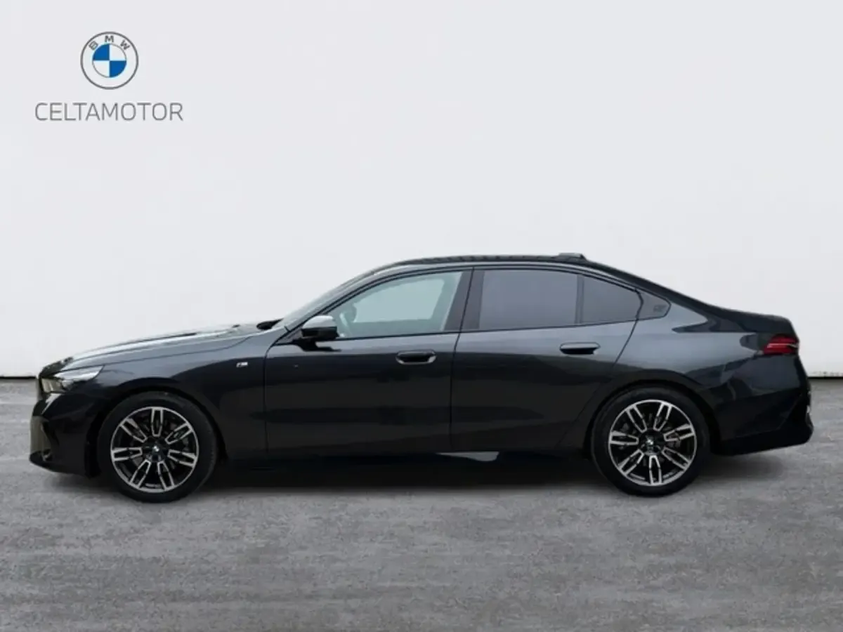 Usado BMW 520 Comfort Edition 197 CV (144 kW) 2025 Gris Berlina