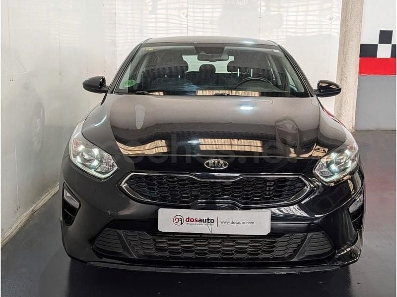 Usado Kia Ceed 140 CV (102 kW) 2020 Negro Utilitario