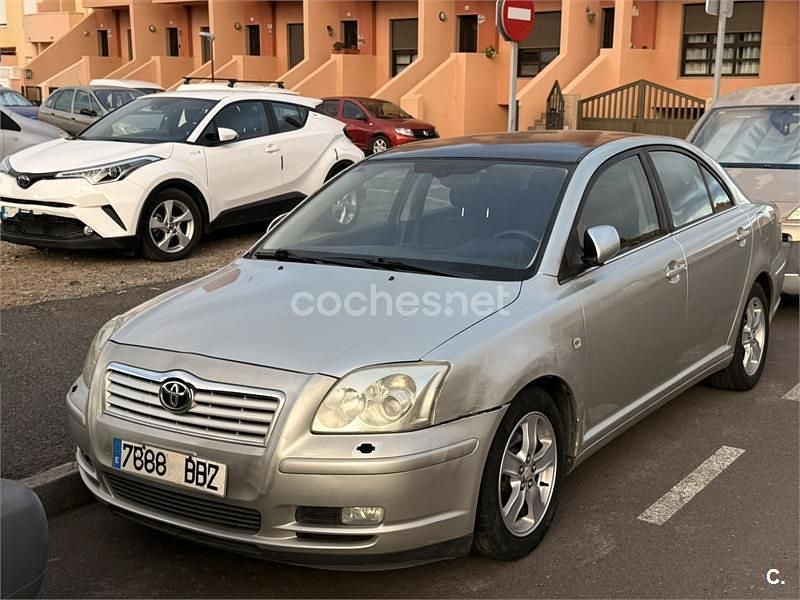 Usado Toyota Avensis Sol 129 CV (94 kW) 2004 Beige Berlina