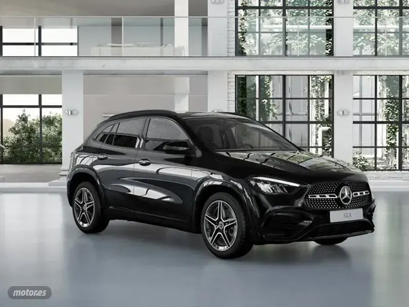 Usado Mercedes GLA200 AMG line 150 CV (110 kW) 2025 Negro SUV