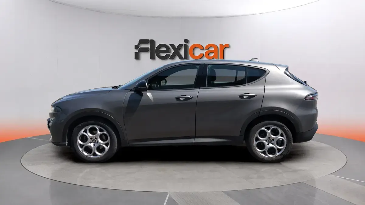 Usado Alfa Romeo Tonale Sprint 131 CV (96 kW) 2023 Gris SUV
