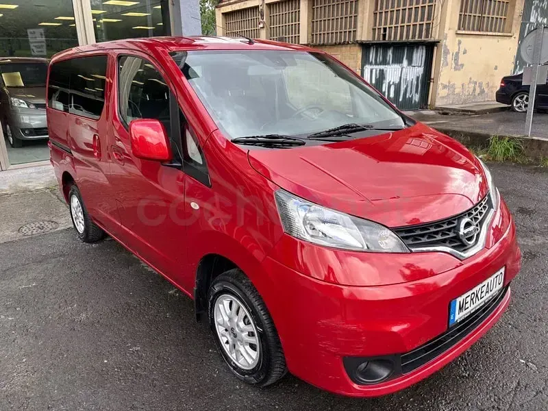 Usado Nissan Evalia Premium Edition 109 CV (80 kW) 2012 Rojo Monovolumen