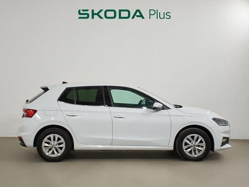 Usado Skoda Fabia Selection 80 CV (58 kW) 2024 Blanco Utilitario