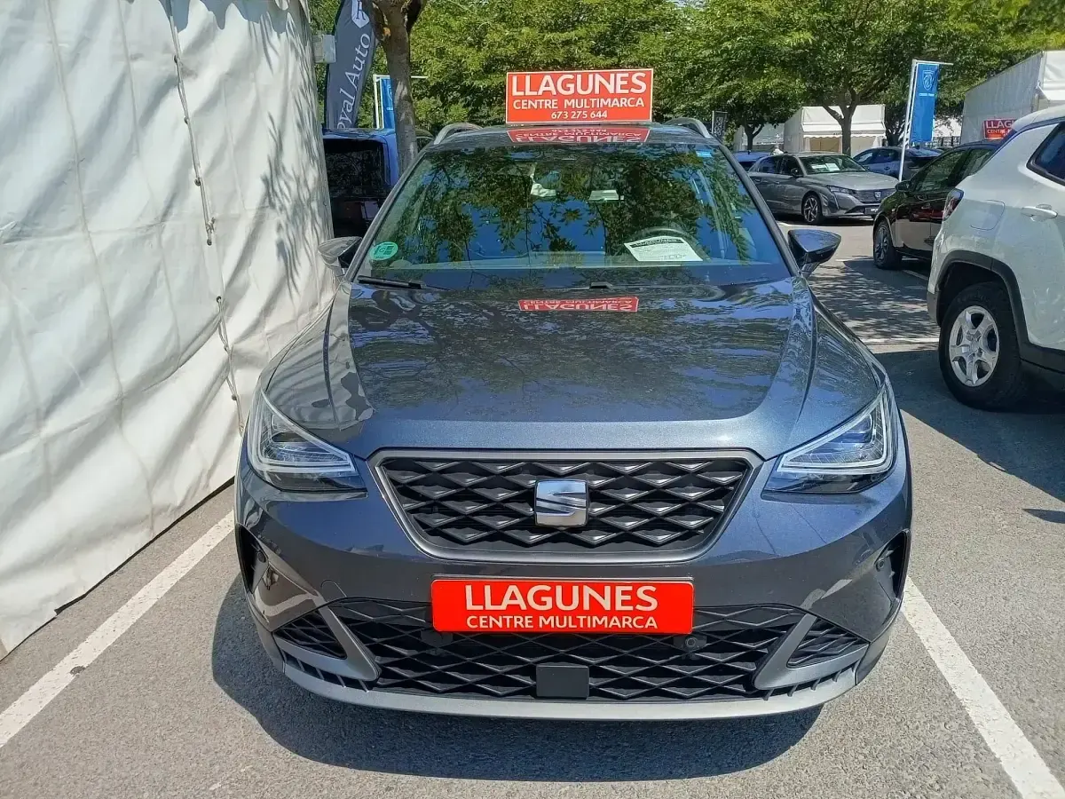 Usado Seat Arona FR 116 CV (85 kW) 2024 Gris SUV