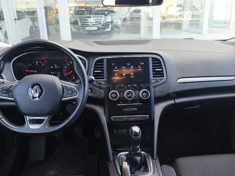 Usado Renault Mégane GrandTour Equilibre 115 CV (84 kW) 2023 Blanco Familiar