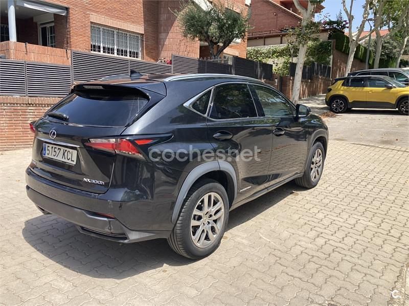 Usado Lexus NX300h Executive Line 197 CV (144 kW) 2017 Negro SUV