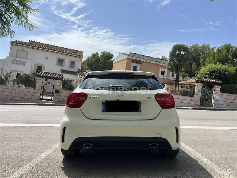 Usado Mercedes A180 AMG line 109 CV (80 kW) 2013 Blanco Berlina