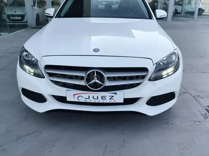 Usado Mercedes C200 136 CV (100 kW) 2016 Blanco Berlina