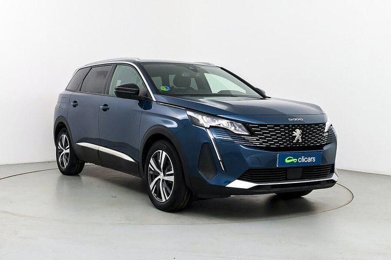 Usado Peugeot 5008 Allure 136 CV (100 kW) 2024 Azul SUV