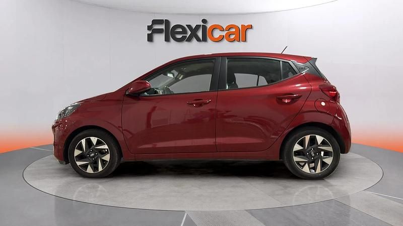 Usado Hyundai i10 67 CV (49 kW) 2023 Rojo Utilitario