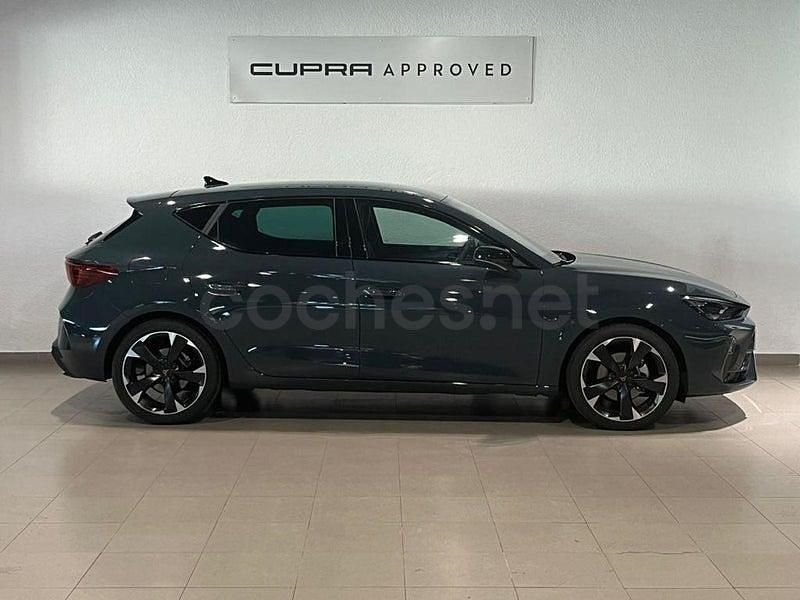 Usado Cupra Leon 150 CV (110 kW) 2025 Azul Berlina