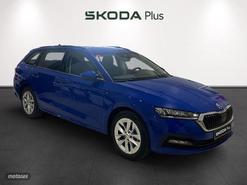 Azul Usado 2022 Skoda Octavia Ambition Familiar | 24.100 € (Buen precio) - Imagen 1/4
