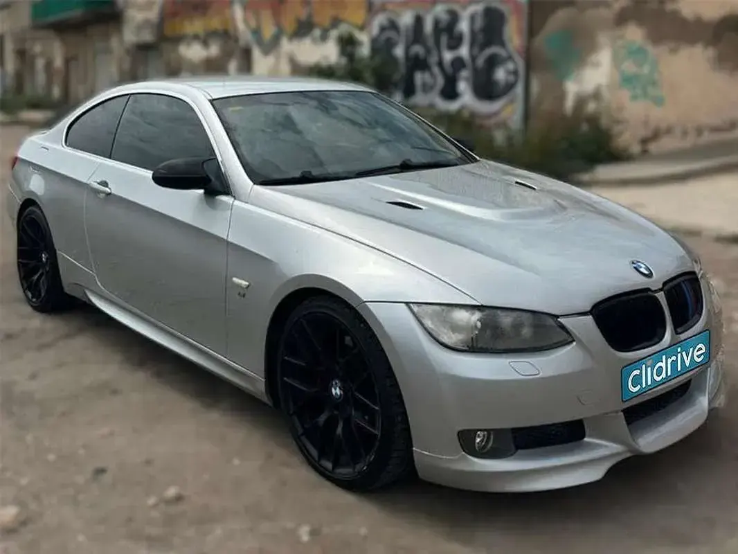 Usado BMW 325 218 CV (160 kW) 2008 Gris Berlina