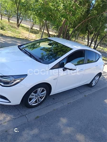 Usado Opel Astra Dynamic 110 CV (80 kW) 2019 Blanco Berlina