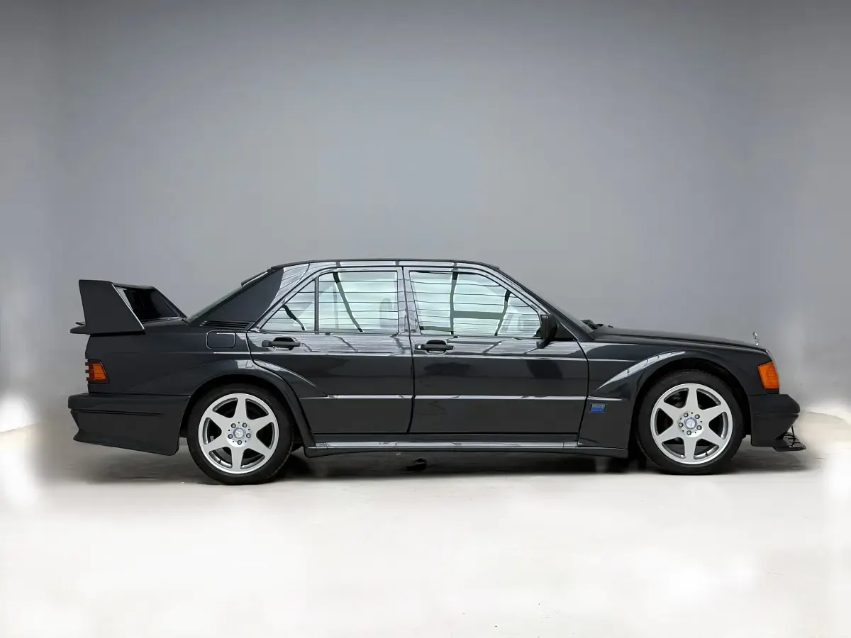 Usado Mercedes 190 109 CV (80 kW) 1993 Negro Berlina