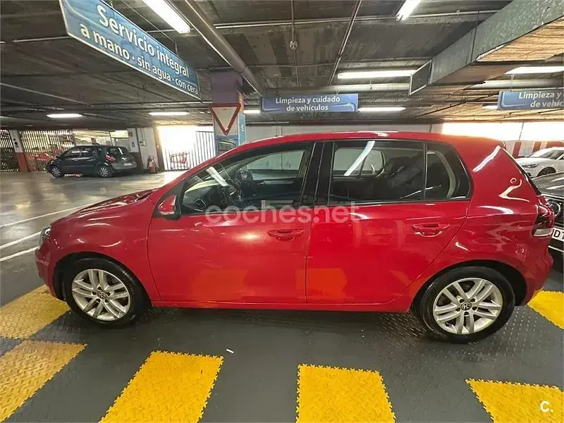 Usado VW Golf VI Sport 122 CV (89 kW) 2009 Rojo Utilitario