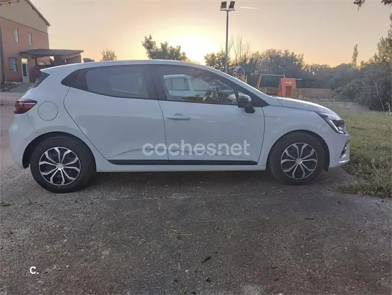 Usado Renault Clio V Evolution 100 CV (73 kW) 2023 Blanco Berlina