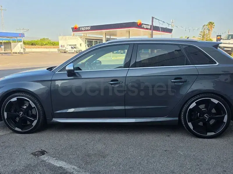 Usado Audi RS3 400 CV (294 kW) 2018 Gris / plata Berlina