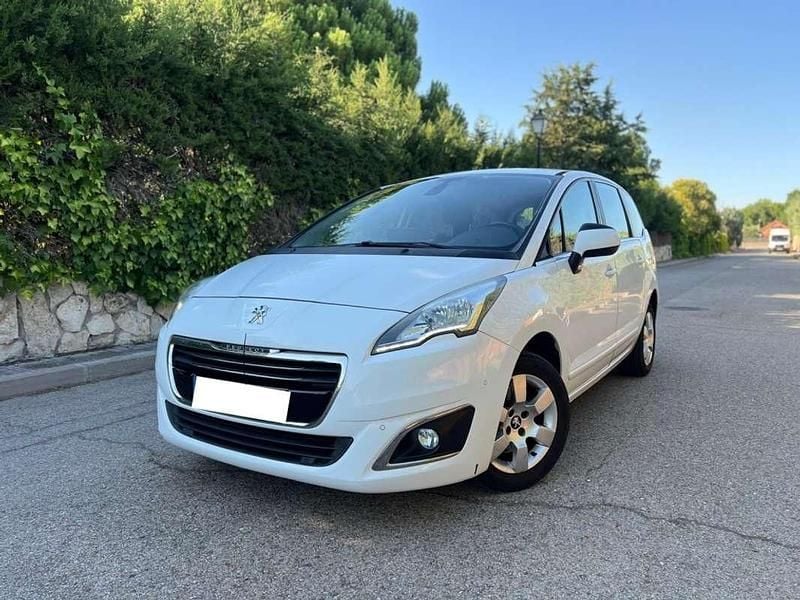Usado Peugeot 5008 Access 131 HP (96 kW) 2015 Branco Monovolume