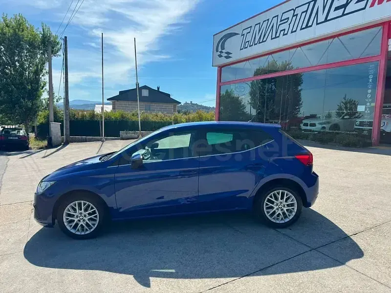 Usado Seat Ibiza Style 95 CV (69 kW) 2017 Azul Berlina