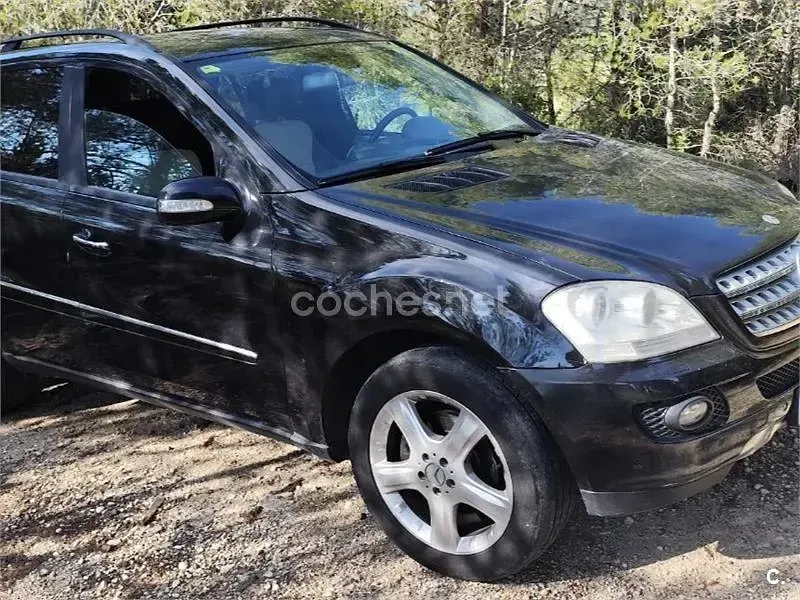 Usado Mercedes ML320 224 CV (164 kW) 2006 Negro SUV