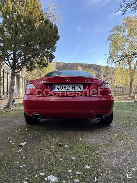 Usado Mercedes SLK200 184 CV (135 kW) 2011 Rojo Descapotable