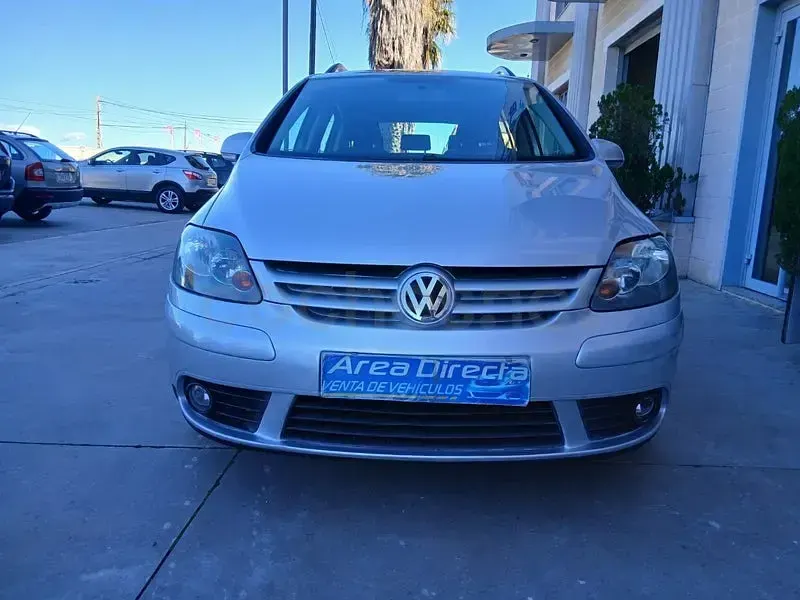 Usado VW Golf Plus Cross Highline 105 CV (77 kW) 2008 Gris / plata Monovolumen
