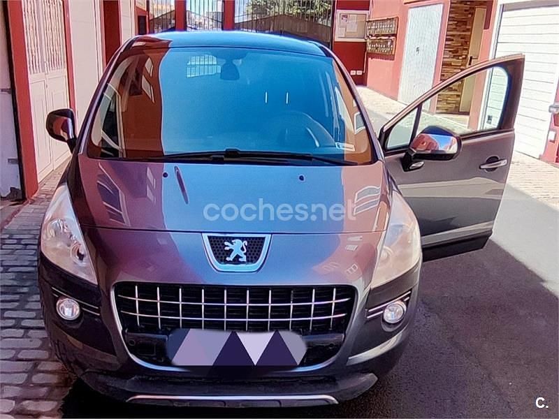 Usado Peugeot 3008 Premium 112 CV (82 kW) 2011 Gris / plata Berlina