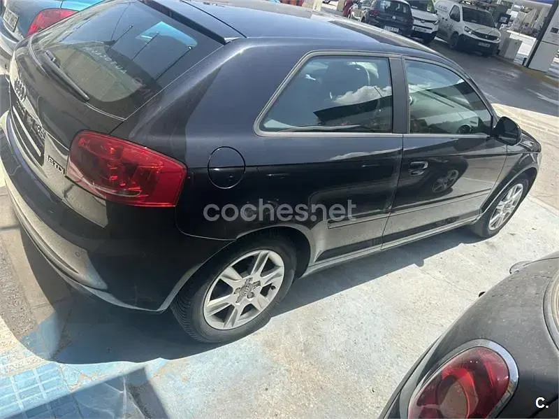 Usado Audi A3 Ambiente 105 CV (77 kW) 2008 Negro Utilitario